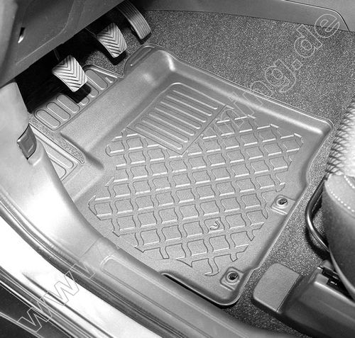 Mitsubishi Outlander III Fu�matten