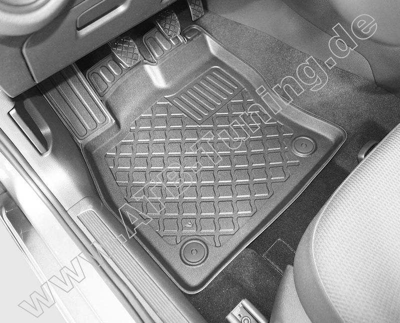 VW Golf VIII Variant Fu�matten