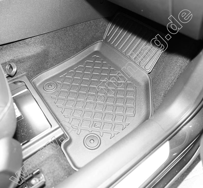 VW Golf VIII Variant Hybrid Fu�matten