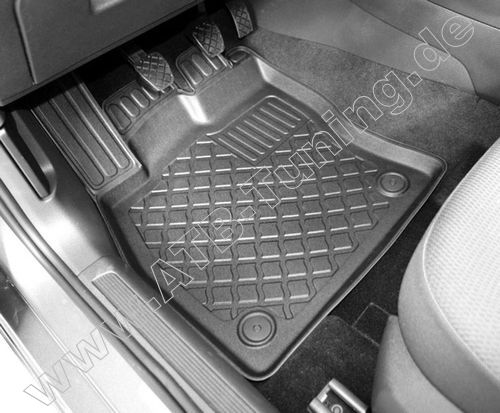 VW Golf VIII Limousine Fu�matten